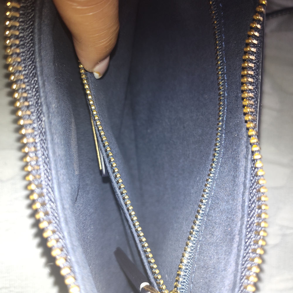 Tory Burch Black and Cream Logo Crossbody Bag - Picture 6 of 6